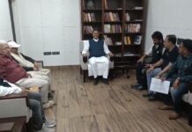 আগরতলায় সাংবাদিকদের ঐতিহাসিক গণ অবস্থান; মুখ্যমন্ত্রীর কাছে ১১ দফা দাবিতে ডেপুটেশন।