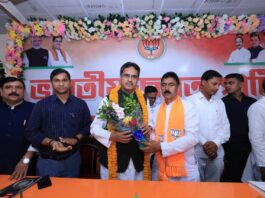 উপ নির্বাচনকে সামনে রেখে সাংগঠনিক বৈঠকে মুখ্যমন্ত্রী।